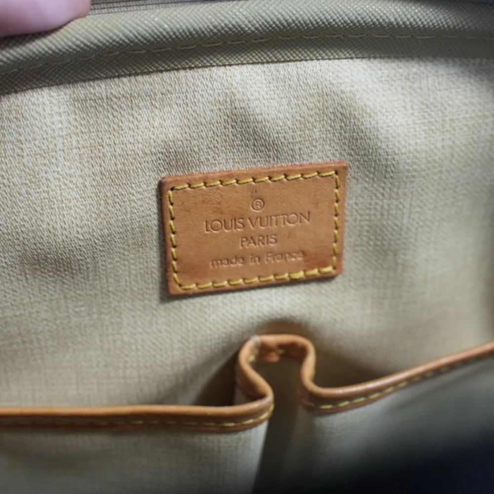 🎉 24 Hour Sale 💯Authentic LOuis Vuitton Trouville Handbag 👜 - Picture 14 of 15